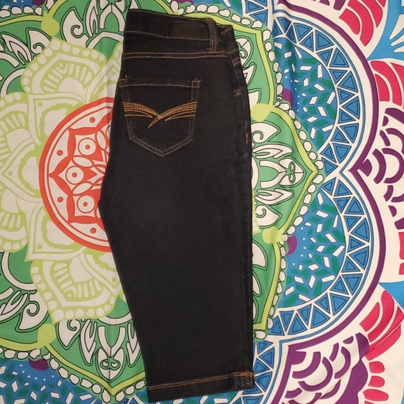 Capris - Picture 4 of 5